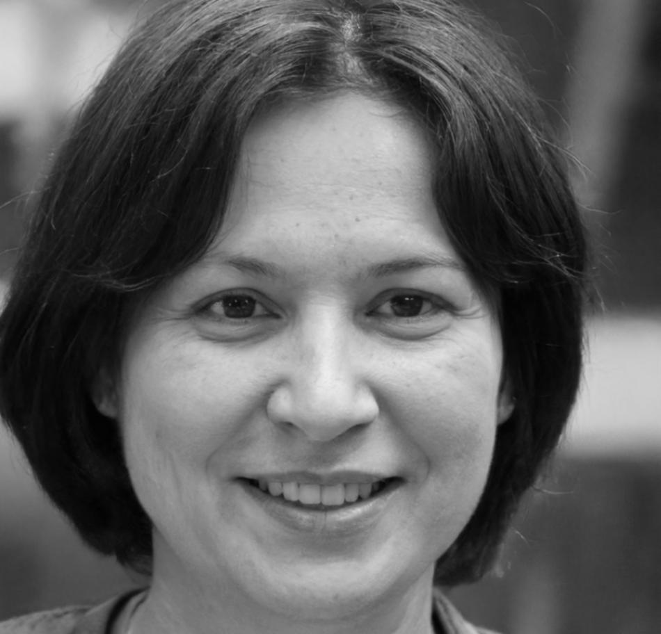 Evelyn Harcourt, Budget Optimization Coach