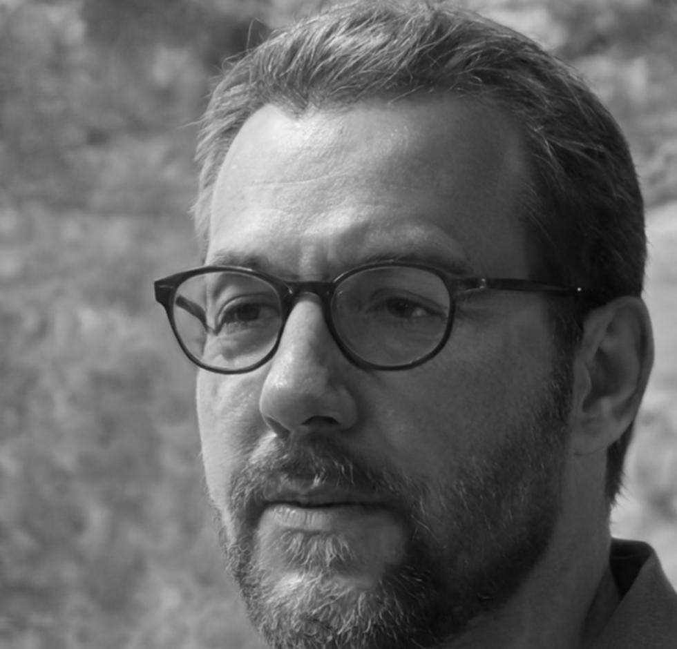 Kieran Pembroke, Senior Financial Strategist